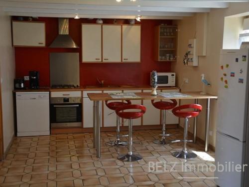 Photo de la galerie de l'établissement Maison 3 pièces avec jardin clos près des plages et commerces, idéale pour 4 personnes à Riantec - FR-1-397-28, à Riantec