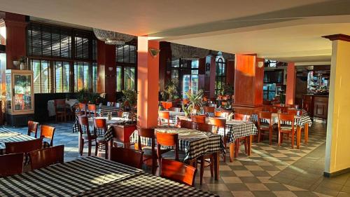 Restaurace v ubytování Hotel Emka