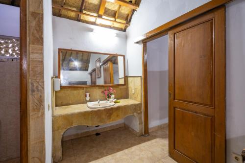 Φωτογραφία από το άλμπουμ του Mushroom Beach Bungalows σε Nusa Lembongan