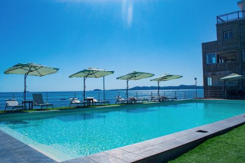Bazén v ubytování Orangea Beach Resort nebo v jeho okolí