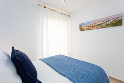 Holidays2Malaga Capuchinos French balconies, private parking, WiFi & Air con