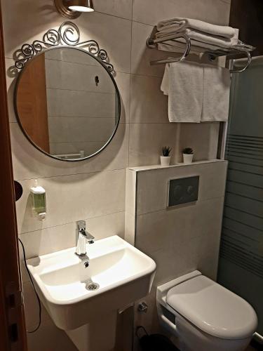 Hotel Nova पर एक बाथरूम
