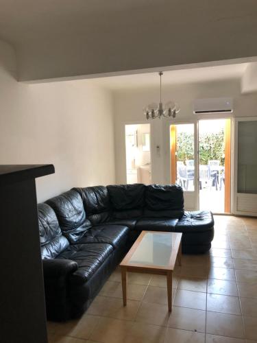 Fotografia z galérie ubytovania Grande maison de ville avec jardin T7 perpignan v destinácii Perpignan