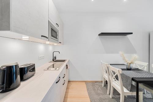 VibeStudio A4 - Central - AC - Licensed - Parking Nearby