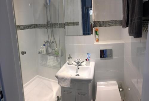 Ванная комната в Hel Leśna mieszkanie
