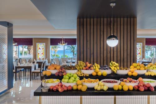 Makanan di atau berdekatan resort