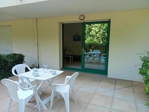 Charmant studio avec terrasse et parking, proche plage et port - FR-1-551-25