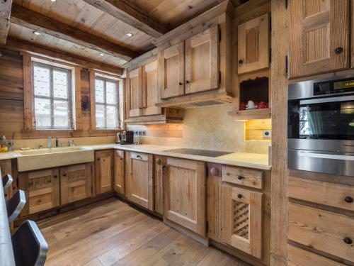 Photo de la galerie de l'établissement Duplex Courchevel 1850 proche pistes, 5 chambres, parking - FR-1-564-14, à Courchevel