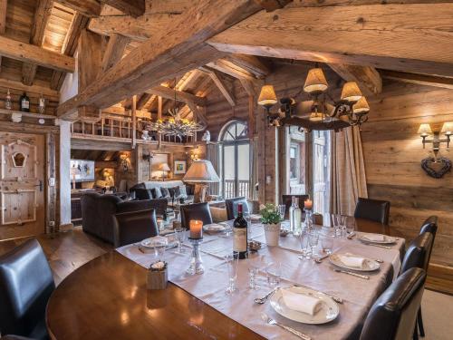 Chalet de luxe à Courchevel 1850 pour 12 personnes avec spa - FR-1-564-58
