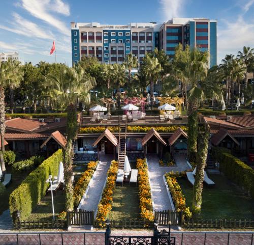 Taman di luar Sentido Kamelya Selin Luxury Resort & SPA