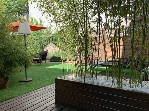 Vonkajšia záhrada v ubytovaní Natural Suite en centre ville avec SPA et jardin