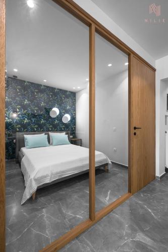Floral, Nilie Hospitality MGMT