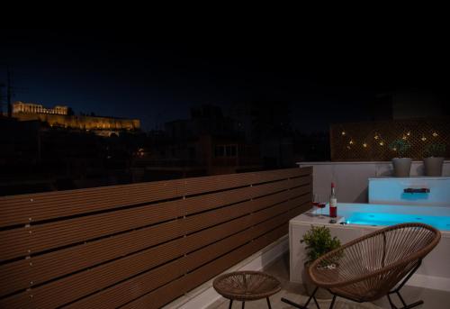 Private Jacuzzi & Acropolis View - The Athenian Loft