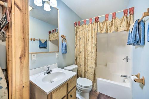 Koupelna v ubytování Golfers Retreat - Cabin in Resort