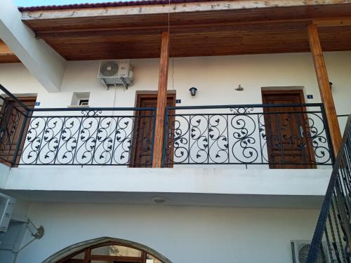 En balkon eller terrasse på MAGIC MOON guest house