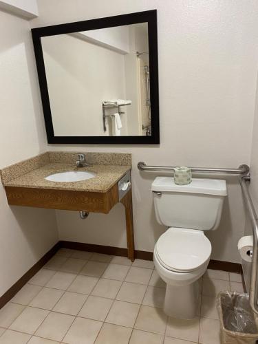 Super 8 by Wyndham Independence – Photos 3