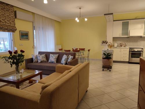 A kitchen or kitchenette at Blue Dolphins Apartment