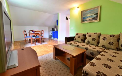 Χώρος καθιστικού στο Apartments Alan