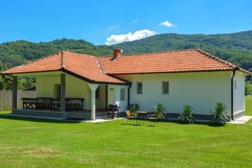 Imagen de la galería de Drinska kućica, en Ljubovija