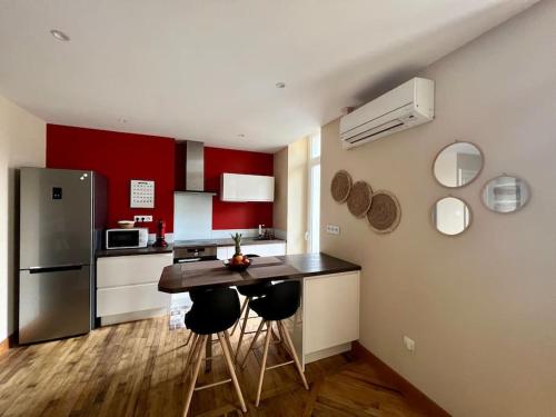 Küche/Küchenzeile in der Unterkunft Casa Zola - Magnifique T3 Climatisé - Centre Ville