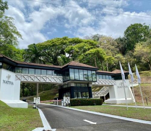 a house on the side of a road at Jaco Carara Nativa Garden Suite ELEGANTE&EXCLISIVO in Puntarenas