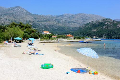 Fotografia z galérie ubytovania Apartments by the sea Slano, Dubrovnik - 9013 v Slano