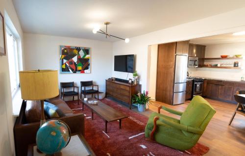 The Downtown Digs – Photos 4