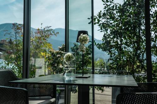 Pemandangan gunung umum atau pemandangan gunung yang diambil dari hotel