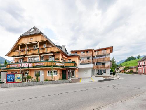 Beautiful new apartment in Gr bming with a large terrace