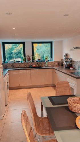Η κουζίνα ή μικρή κουζίνα στο Grande maison familiale, Concarneau