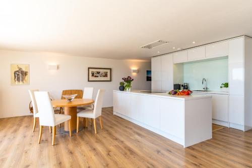 Gallery image of Finest Retreats - Avalon Sea Views in Downderry