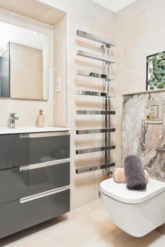 Foto Stunning 2 bedroom apartment in fantastic location 3