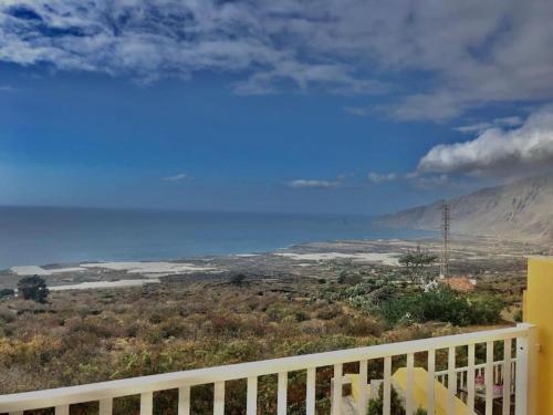 a view of the desert from the balcony of a house at MIRADOR DE MERESE in Frontera