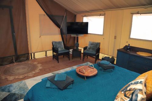 Μια τηλεόραση ή/και κέντρο ψυχαγωγίας στο Reedy Creek Retreat