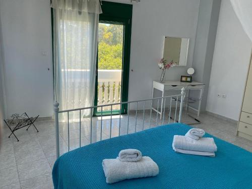Paraskevi's Apt - City Center w/ Lovely Park View