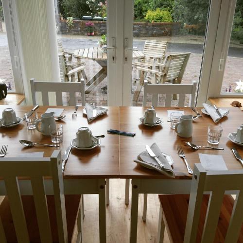Restoran atau tempat lain untuk makan di Rossclare Lodge