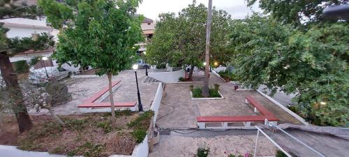 Κήπος έξω από το Christin P. Cute home with patio