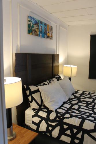 Postel nebo postele na pokoji v ubytování Sage Hills Motel