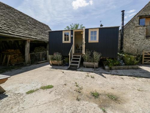 The Hut – Photos 2