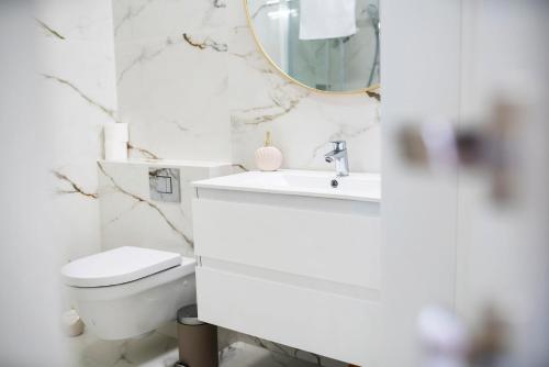 Ένα μπάνιο στο Apartamenty Magia
