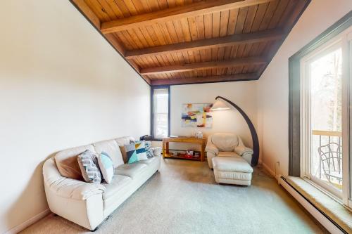 Treehouse Loft Condo – Photos 3