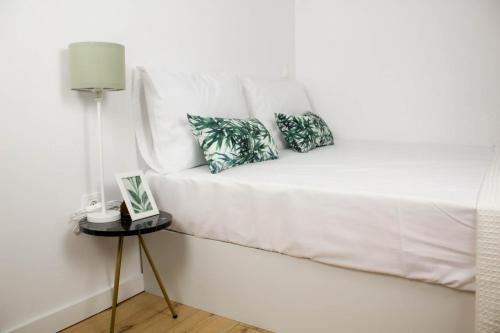 Postel nebo postele na pokoji v ubytování DOWN TOWN Luxurious Apartments (4)