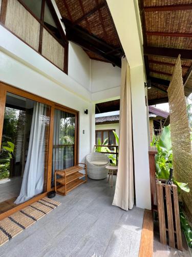 Balkoni atau teres di The Village Siargao