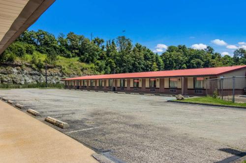 Econo Lodge Pittsburgh I-79 – Photos 2