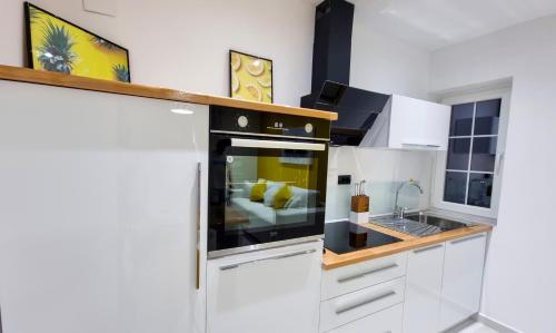 Dapur atau dapur kecil di 'The Yellow' Condo