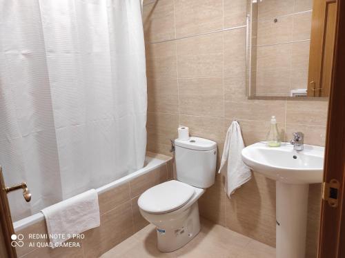 Ένα μπάνιο στο LOS OBARENES