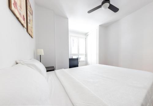 Fotografia z galérie ubytovania Minimalistic apartment in the heart of Malaga v destinácii Málaga