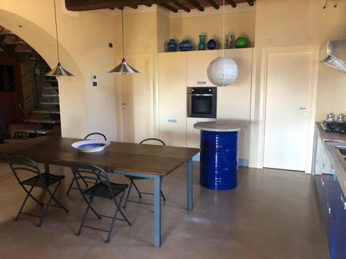Kuchyň nebo kuchyňský kout v ubytování Casa Chiassarello con piscina