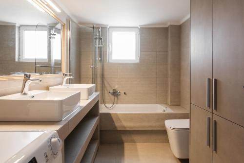 Celestial 3BR Apartment with Balcony by UPSTREET