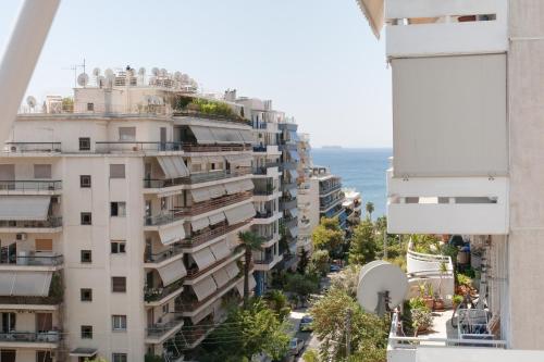 Celestial 3BR Apartment with Balcony by UPSTREET